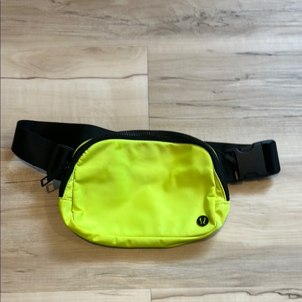 Lululemon crossbody/belt bag